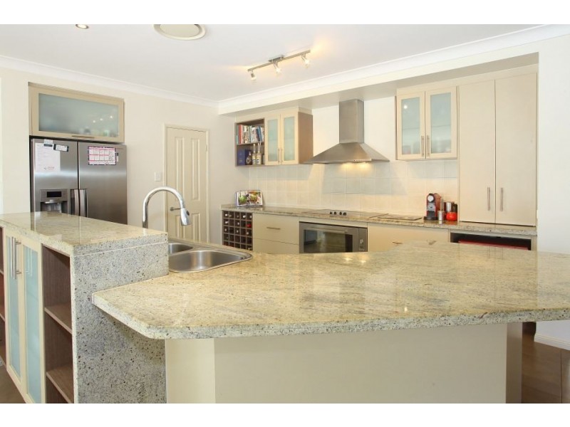 3 St Maarten Crescent, Oxenford QLD 4210