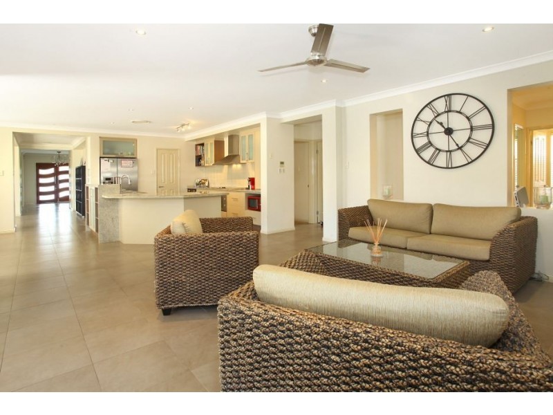 3 St Maarten Crescent, Oxenford QLD 4210