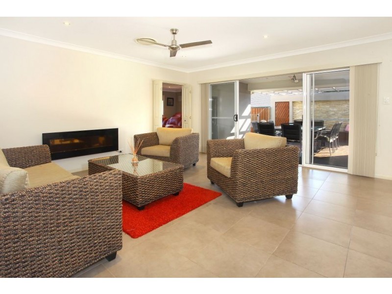 3 St Maarten Crescent, Oxenford QLD 4210