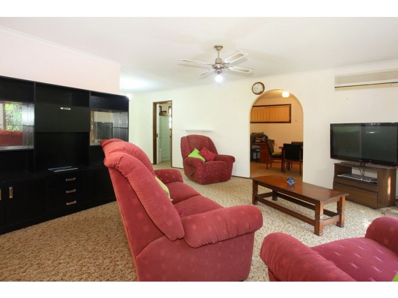 36 Warana Avenue, Southport QLD 4215