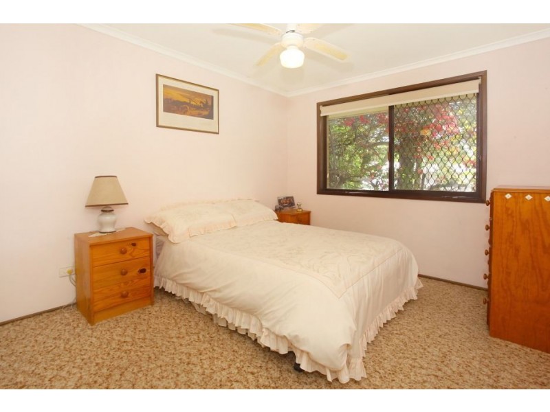 36 Warana Avenue, Southport QLD 4215