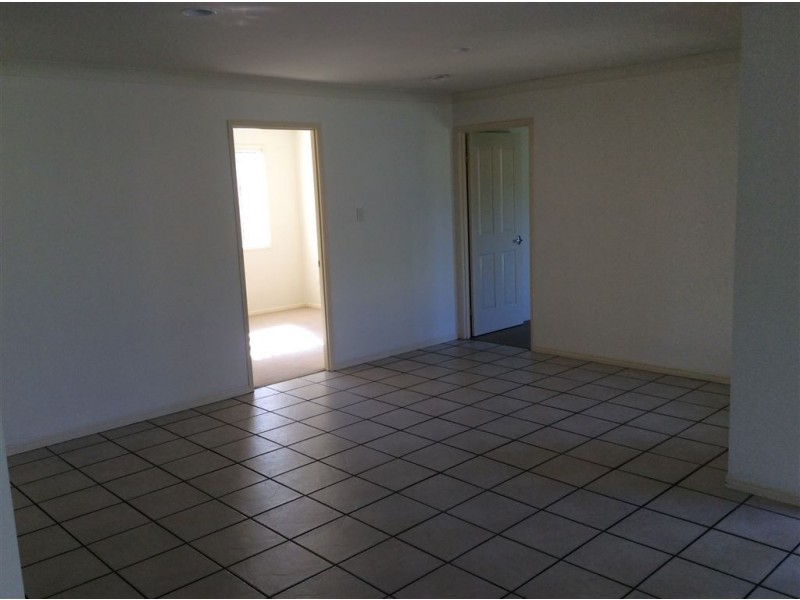 16 Barrs Avenue, Oxenford QLD 4210