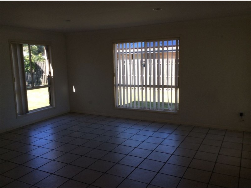 16 Barrs Avenue, Oxenford QLD 4210