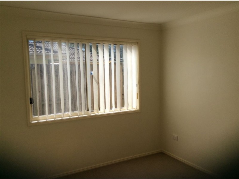 16 Barrs Avenue, Oxenford QLD 4210