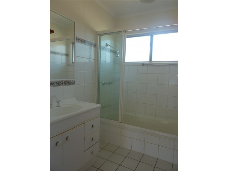 13 Kathleen Avenue, Southport QLD 4215