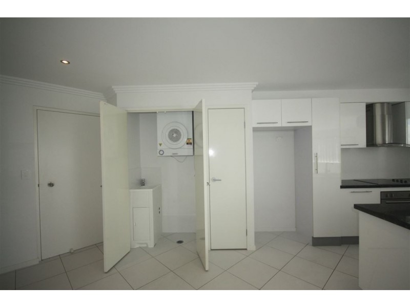 12/161 Marine Pde, Southport QLD 4215