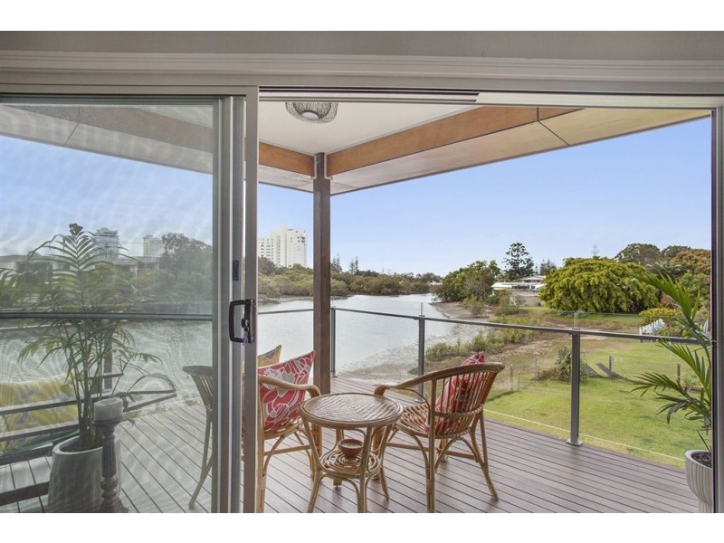 2/3 Tuesley Court, Southport QLD 4215