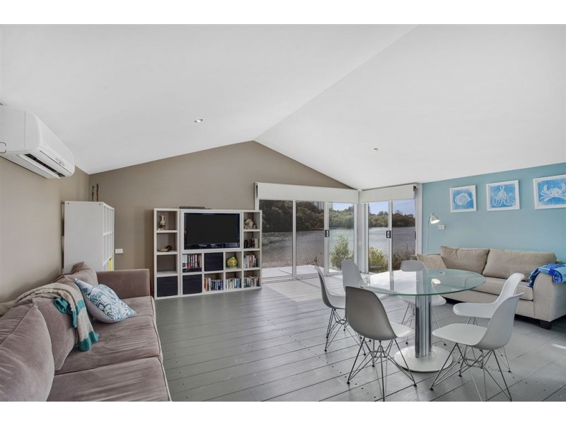 2/3 Tuesley Court, Southport QLD 4215