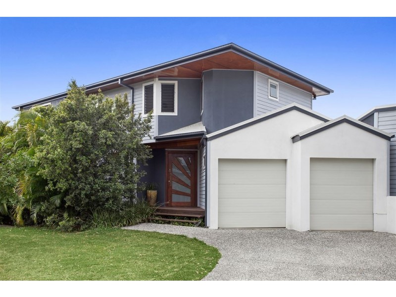 2/3 Tuesley Court, Southport QLD 4215