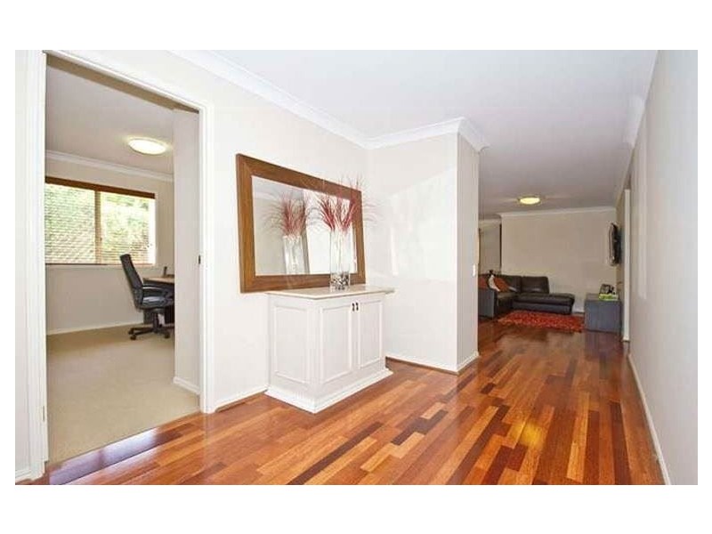 6 Brookland Court, Molendinar QLD 4214