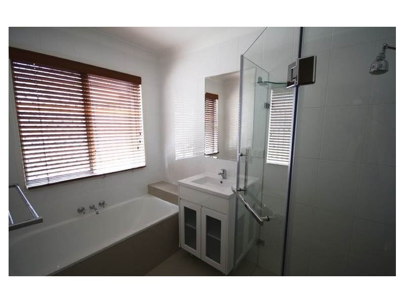 6 Brookland Court, Molendinar QLD 4214