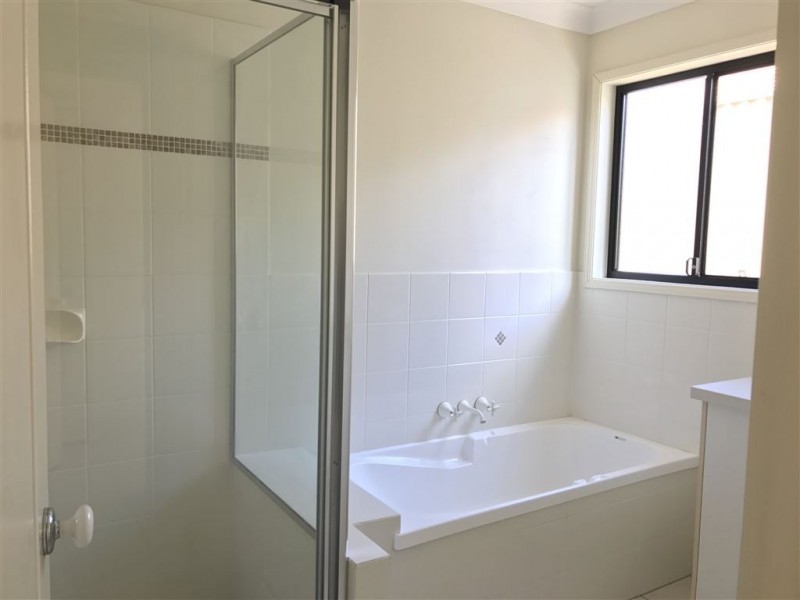 3 Katie Court, Arundel QLD 4214