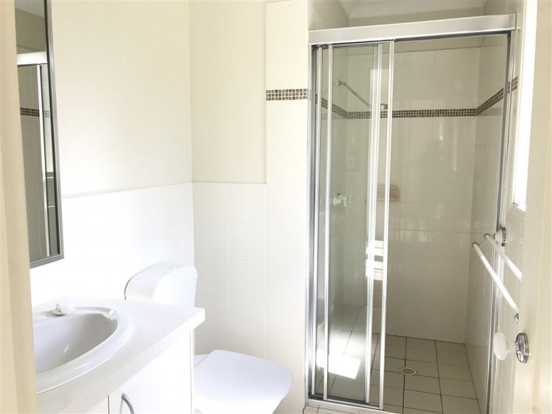 3 Katie Court, Arundel QLD 4214