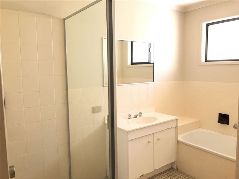 96 Pappas Way, Carrara QLD 4211