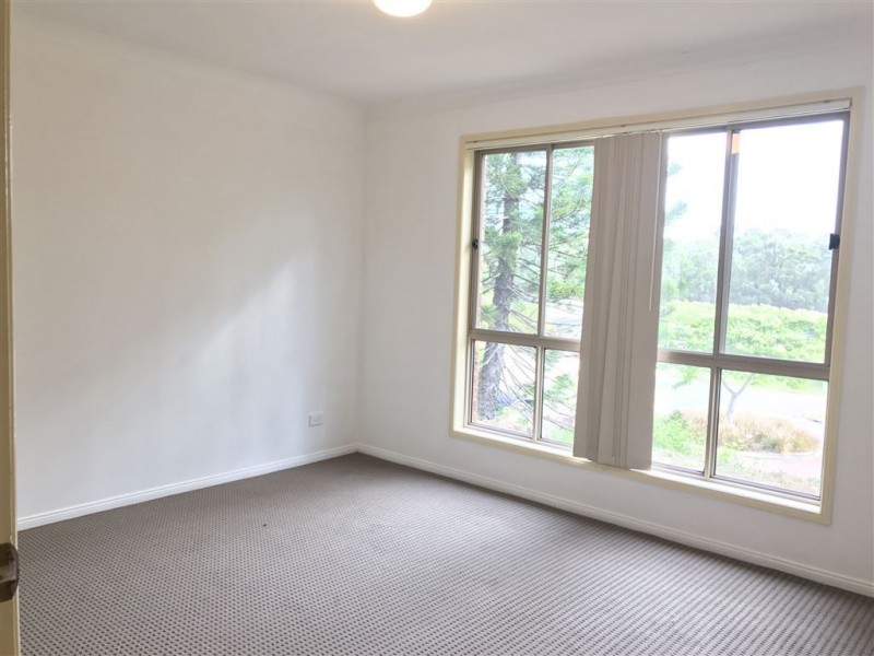 21 Floyd Court, Parkwood QLD 4214