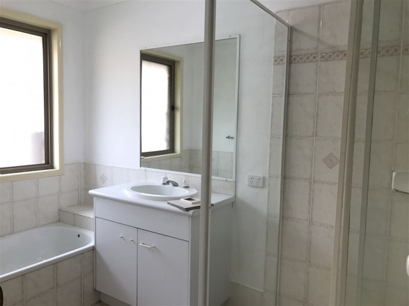 21 Floyd Court, Parkwood QLD 4214