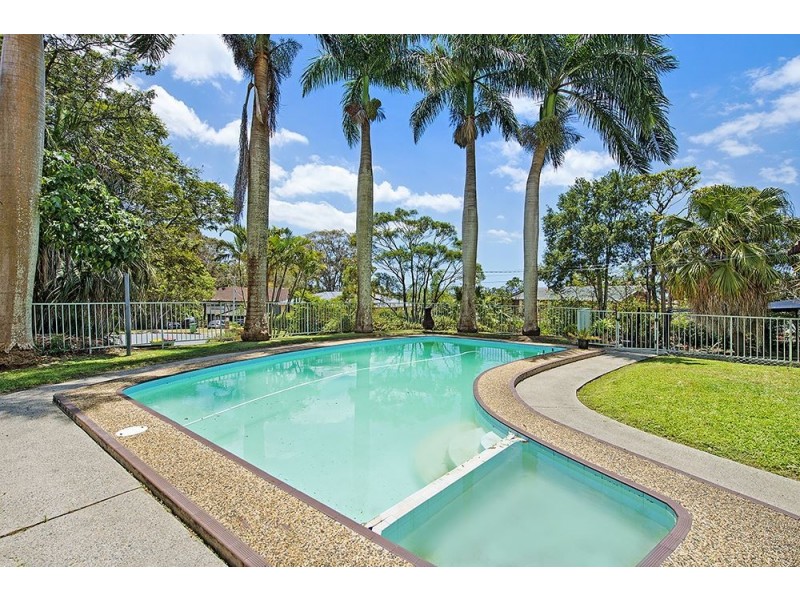 7 Penamber Court, Benowa QLD 4217