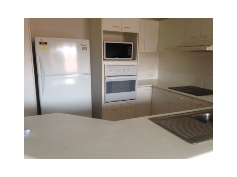 19/3 Arundel Drive, Arundel QLD 4214