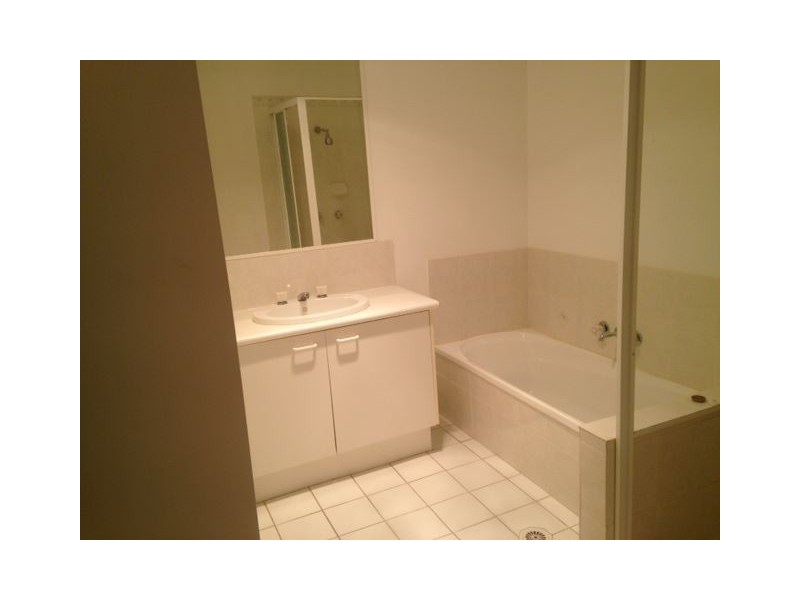 19/3 Arundel Drive, Arundel QLD 4214