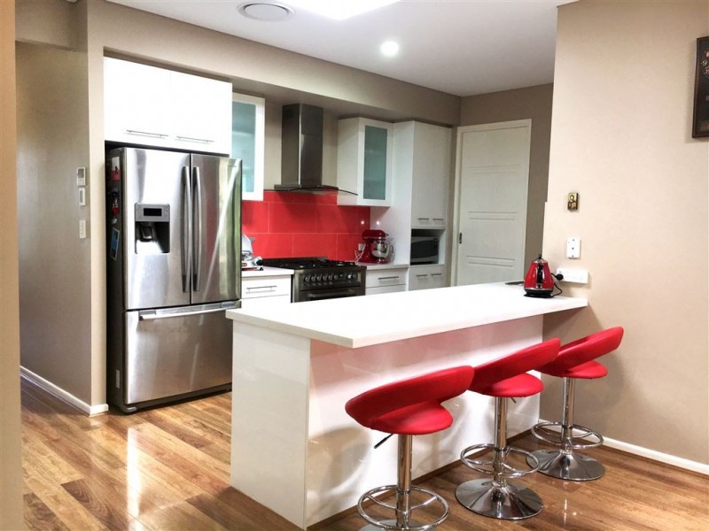 8 Stringybark Drive, Molendinar QLD 4214