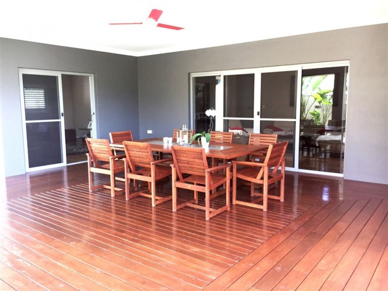 8 Stringybark Drive, Molendinar QLD 4214