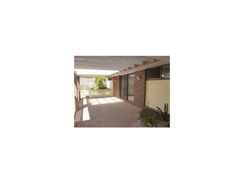 16 San Mateo Boulevard, Ashmore QLD 4214