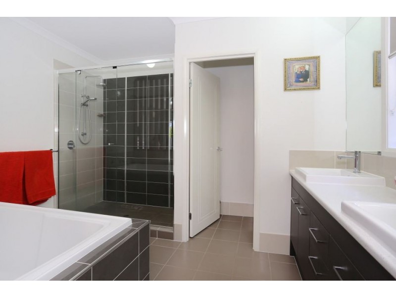 19 Yarrayne Valley Drive, Upper Coomera QLD 4209