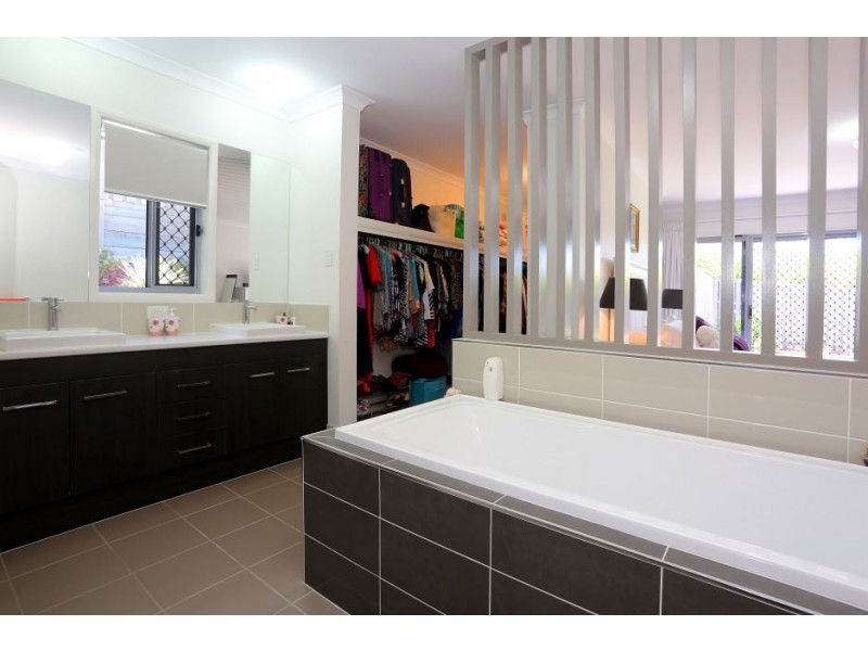 19 Yarrayne Valley Drive, Upper Coomera QLD 4209