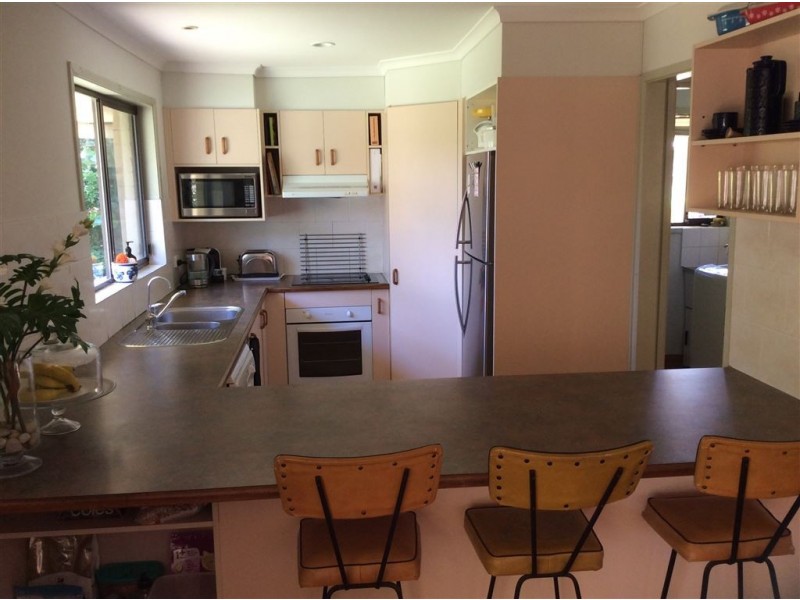 19 Dunkeith Avenue, Benowa QLD 4217