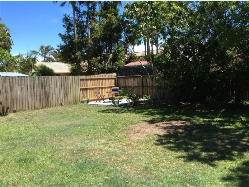 19 Dunkeith Avenue, Benowa QLD 4217