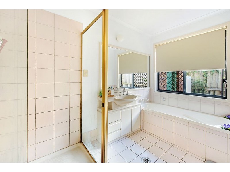 37 Waterdown Drive, Elanora QLD 4221