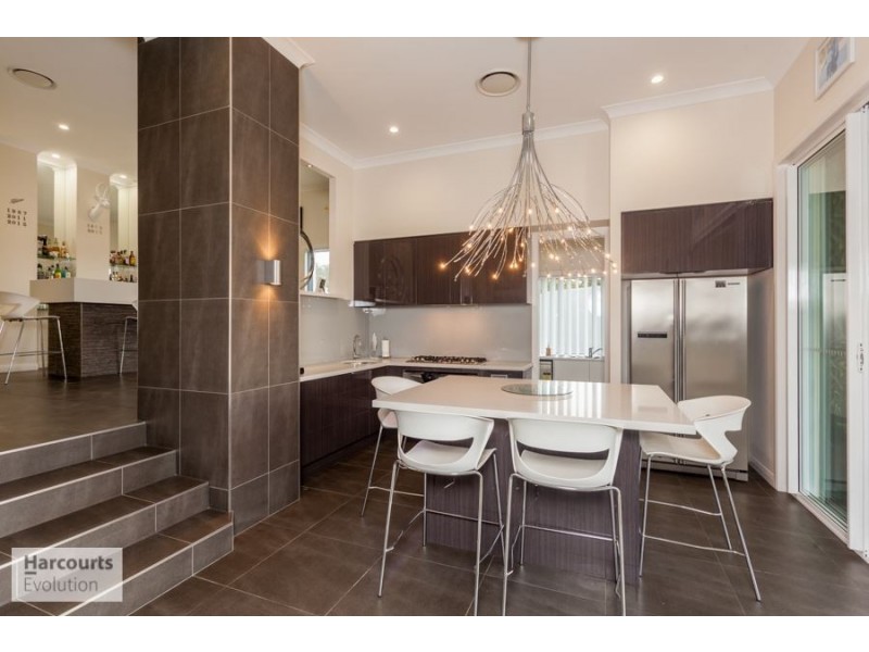 23 Diamantina Cct, Pacific Pines QLD 4211