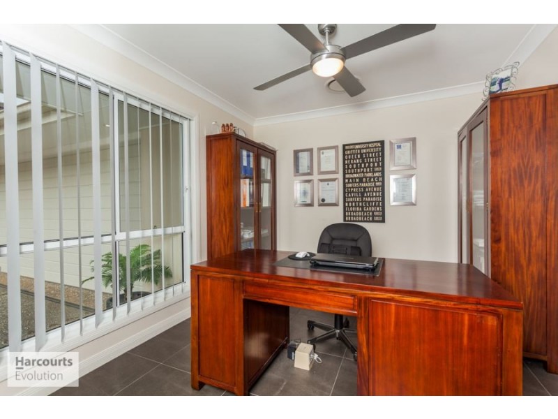 23 Diamantina Cct, Pacific Pines QLD 4211