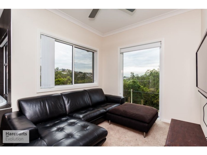 23 Diamantina Cct, Pacific Pines QLD 4211