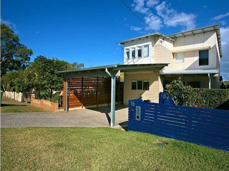 16 Walter Street, Labrador QLD 4215