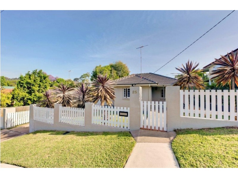 25 Walker St, Coorparoo QLD 4151