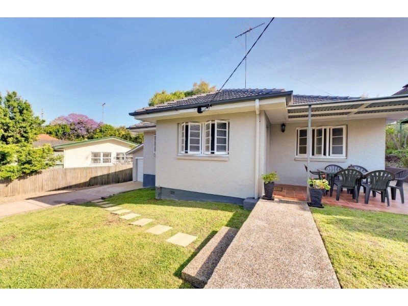 25 Walker St, Coorparoo QLD 4151
