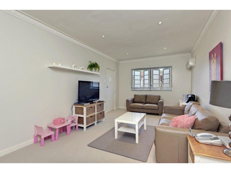 25 Walker St, Coorparoo QLD 4151