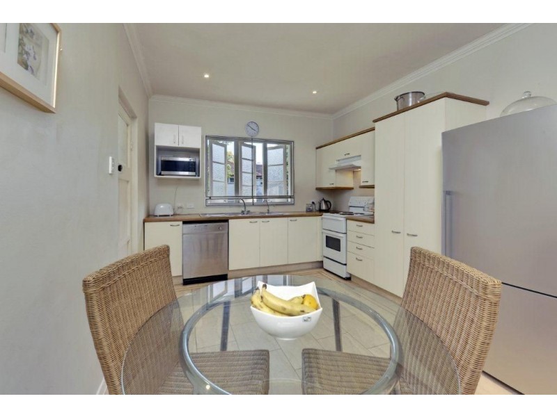 25 Walker St, Coorparoo QLD 4151