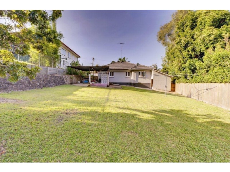 25 Walker St, Coorparoo QLD 4151