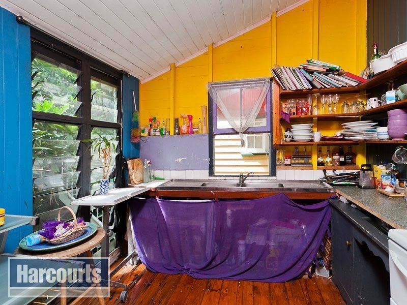 11 Confederate St, Red Hill QLD 4059