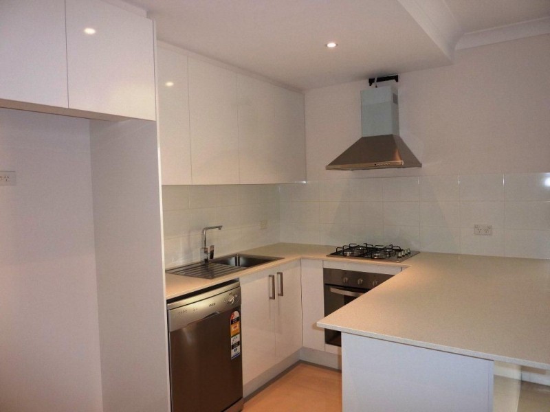 8/27 Steele Street, Holland Park QLD 4121