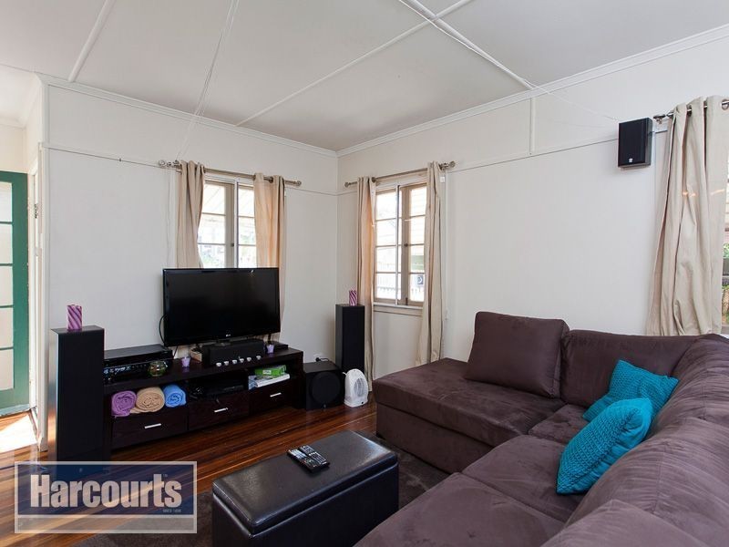 36 Farrell St, Ashgrove QLD 4060