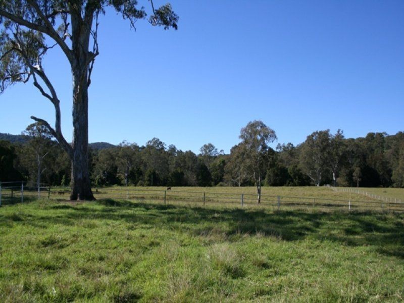 128 Garden Rd, Cedar Creek QLD 4207