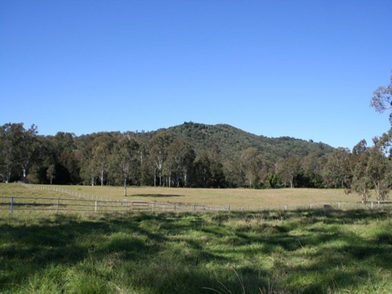 128 Garden Rd, Cedar Creek QLD 4207