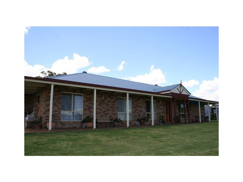 569 Oaky Creek rd, Oaky Creek QLD 4285