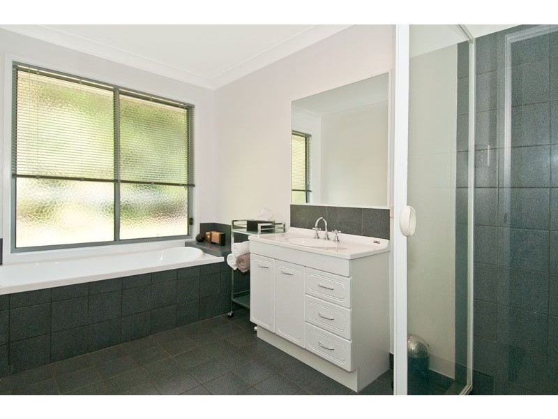 127 Vonda Youngman Dr, Tamborine QLD 4270