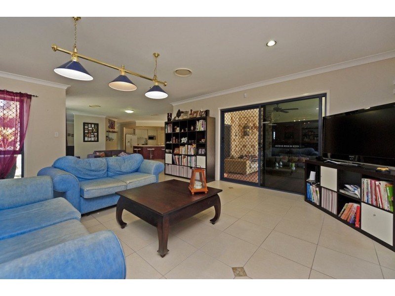 64 Racecourse Place, Tamborine QLD 4270