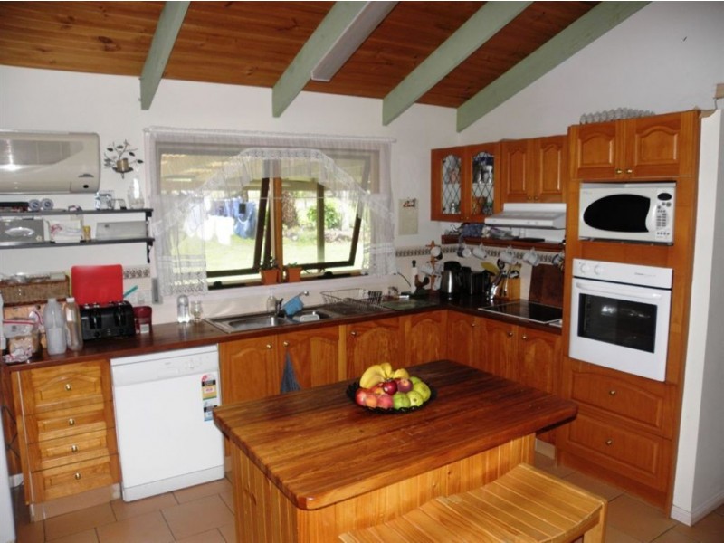 110-120 Williamson, Tamborine QLD 4270