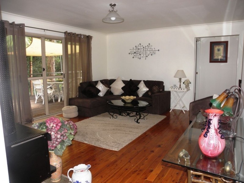 16 Kinabalu drive, Eagle Heights QLD 4271